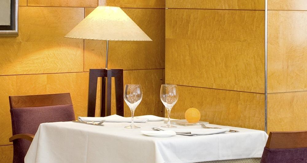 Nh Ciutat De Reus Hotel Bagian luar foto