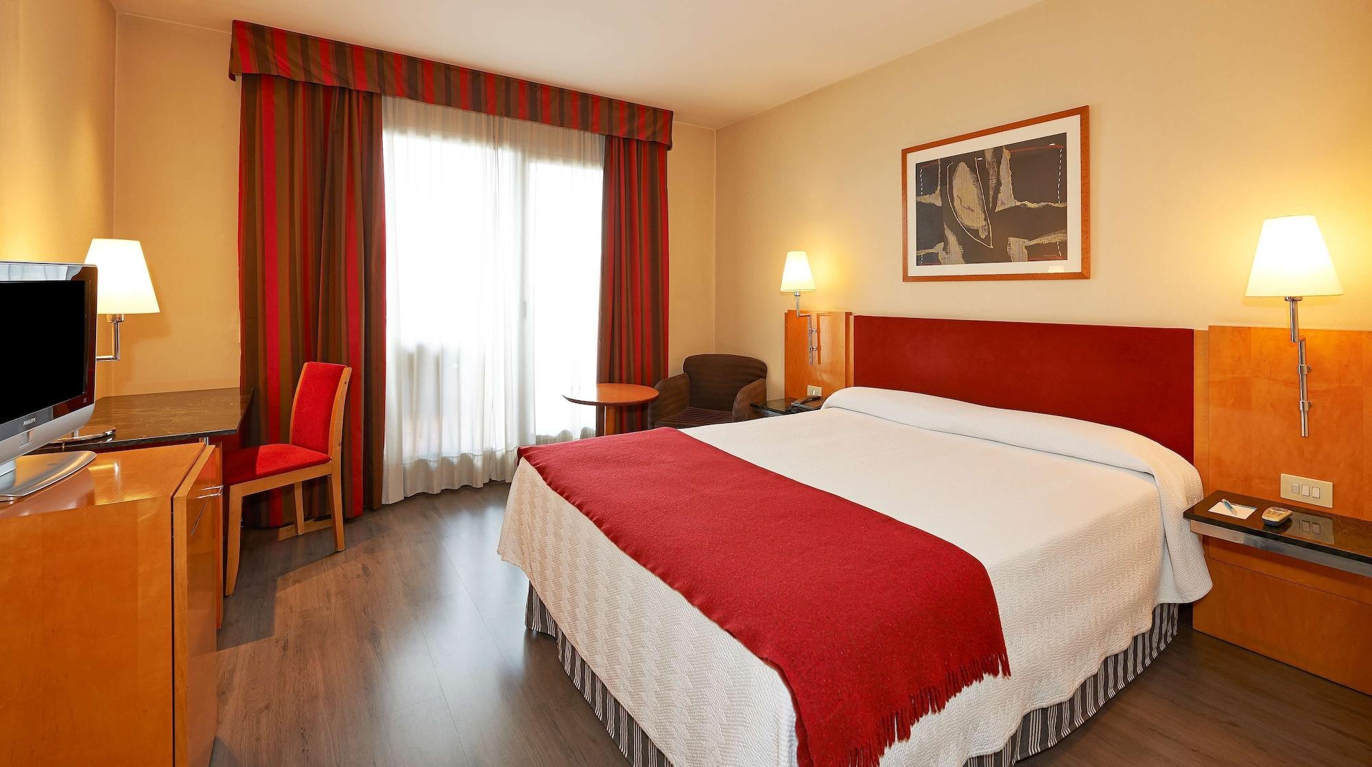 Nh Ciutat De Reus Hotel Bagian luar foto