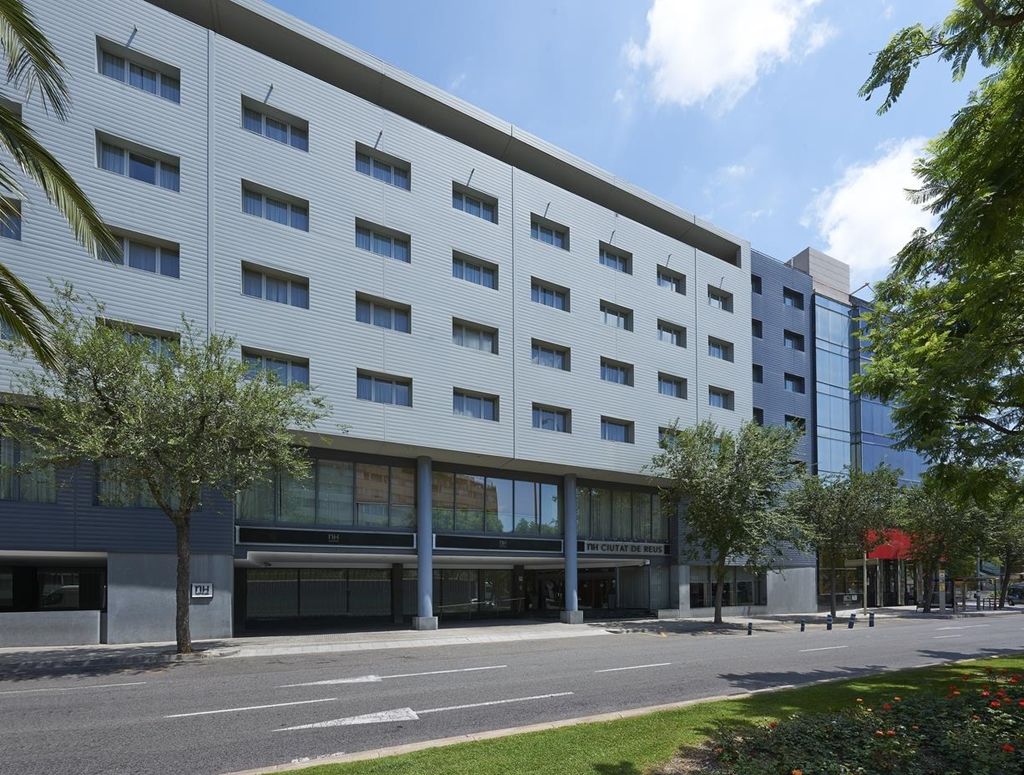 Nh Ciutat De Reus Hotel Bagian luar foto