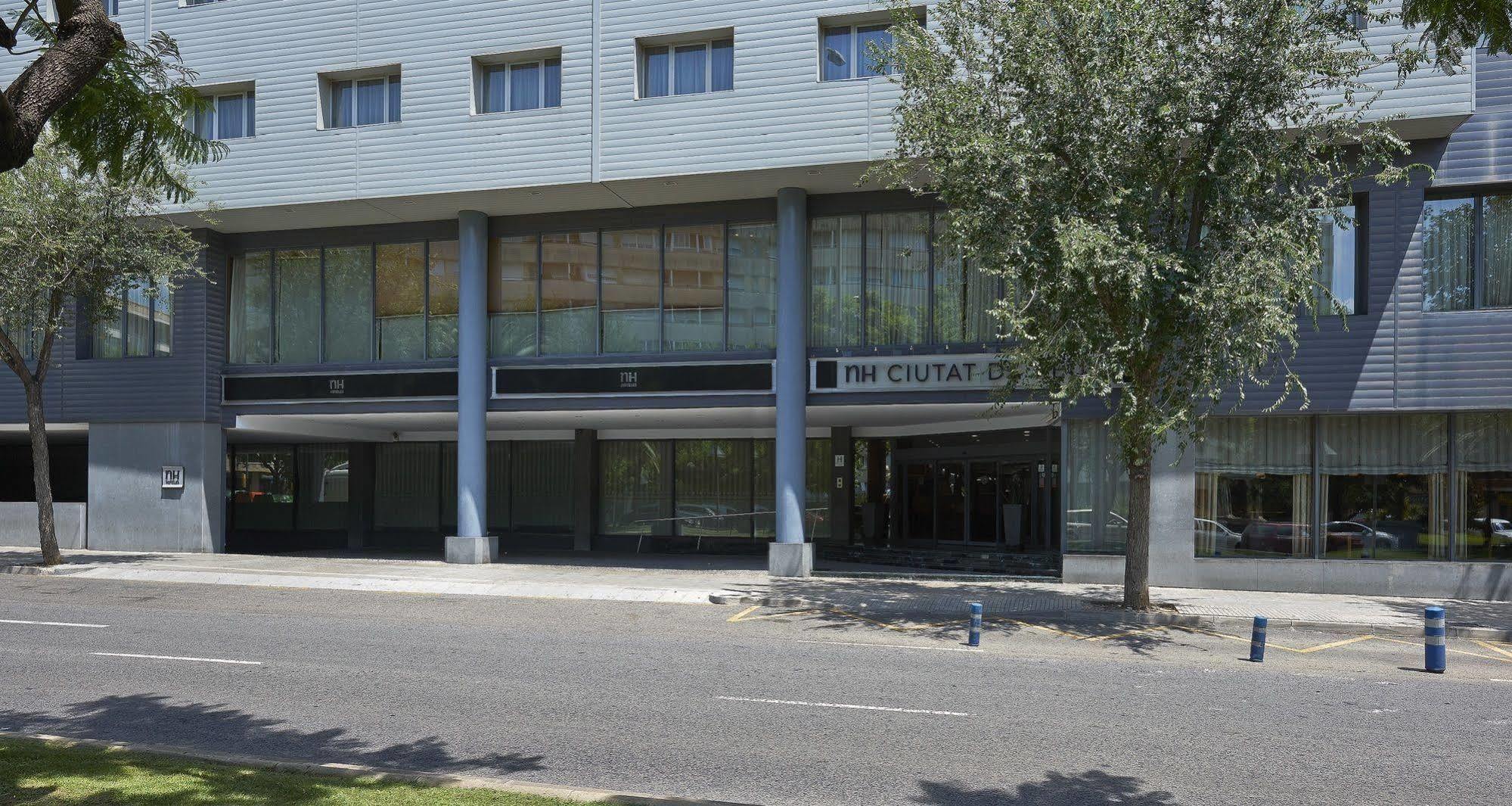 Nh Ciutat De Reus Hotel Bagian luar foto