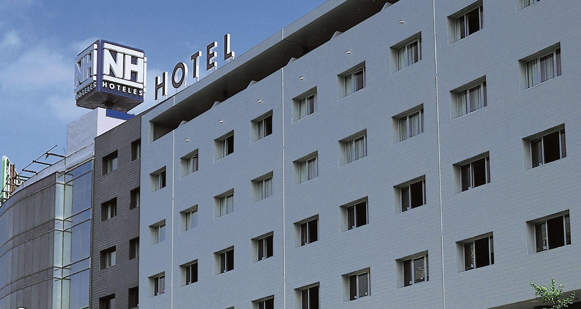 Nh Ciutat De Reus Hotel Bagian luar foto